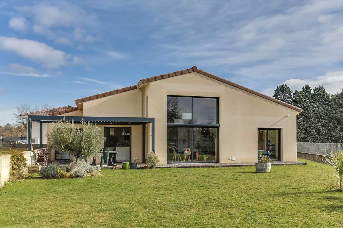 Installer baie vitrée maison neuve ou à construire