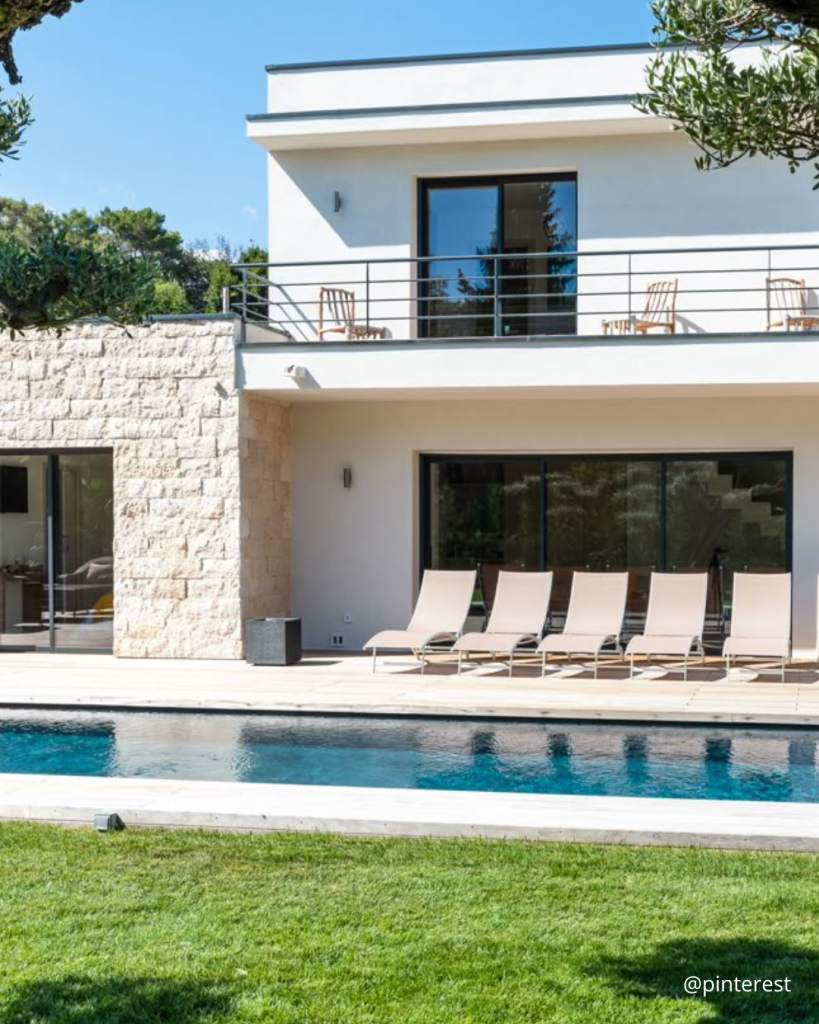 Maison moderne avec piscine