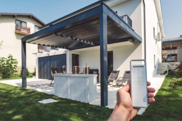 Maison avec pergola bioclimatique