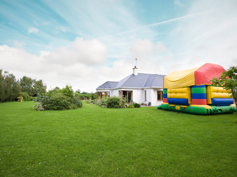 jeu extérieur enfant 7 chateau gonflable jardin