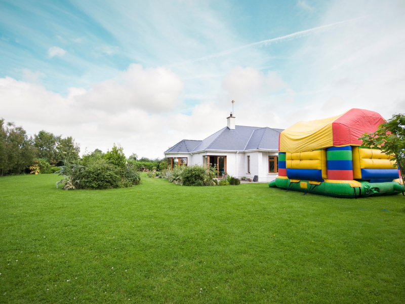 chateau gonflable jardin