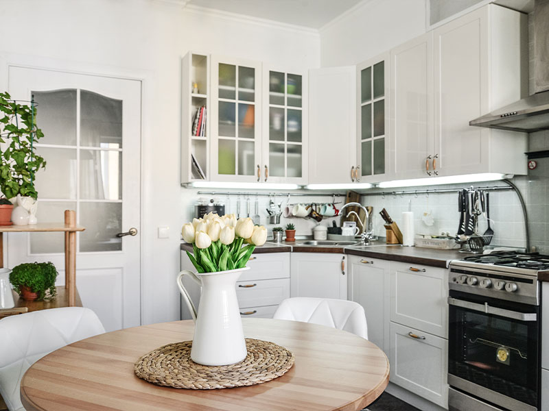 Faut-il-une-cuisine-ouverte-sur-le-salon-ou-fermée-dans-une-maison-neuve-03 Faut-il-une-cuisine-ouverte-sur-le-salon-ou-fermée-dans-une-maison-neuve-03