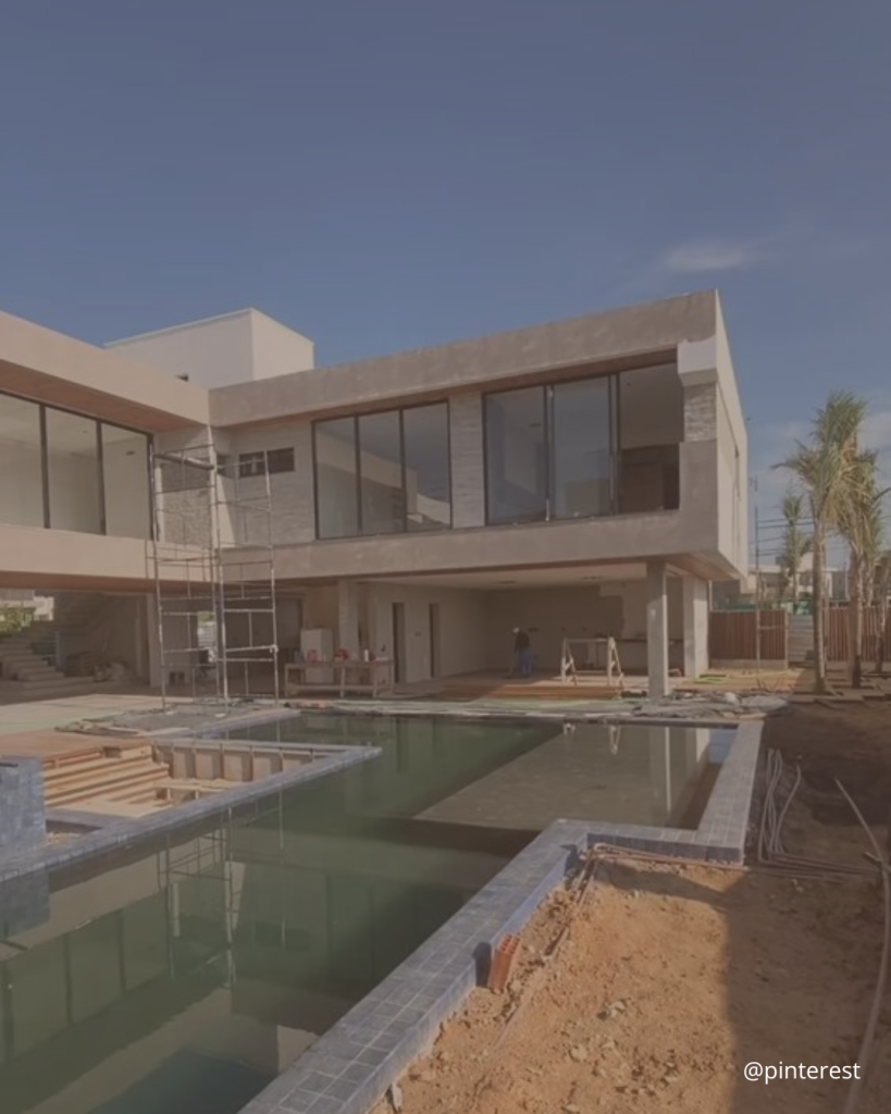 Visuel d'une maison contemporaine en cours de construction