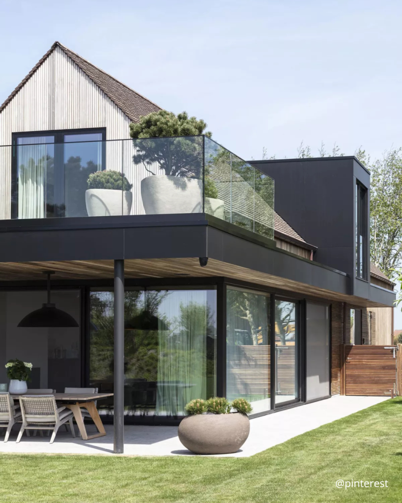 maison mix comporaine et traditionnelle